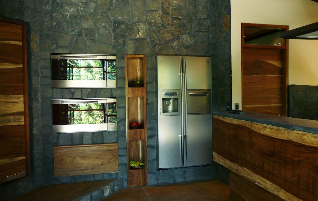 12-Kitchen entry