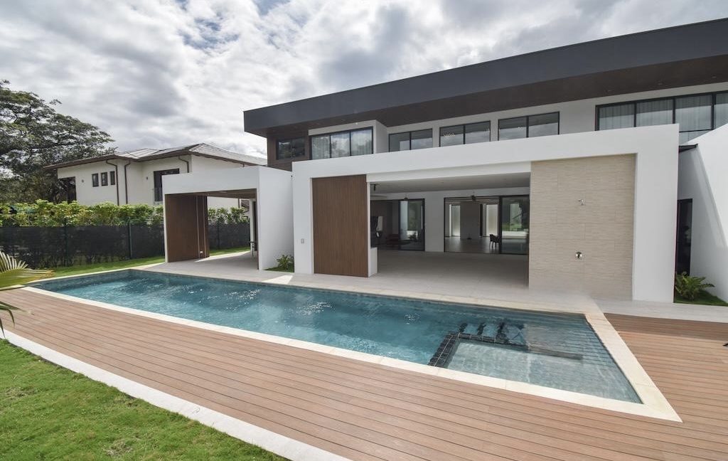 1eb07744-ccf0-4e17-b44b-2651dc560e44