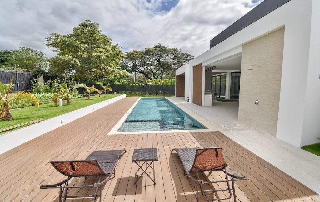 1fc8fe78-3055-40df-a7e7-07bc1a5336c7